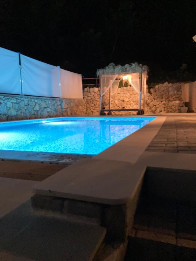 Nora & Lucija Baska (Krk)